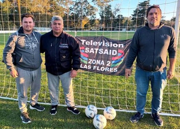 Lee más sobre el artículo ENTREGA DE MATERIAL DEPORTIVO