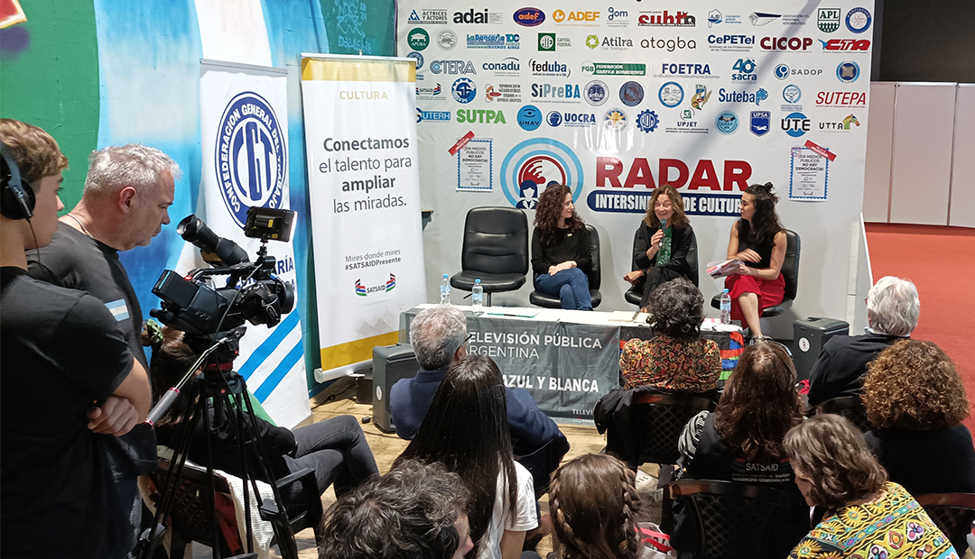 Lee más sobre el artículo FERIA DE LIBRO: SATSAID Y SUTEP REALIZARON UNA IMPORTANTE JORNADA EN DEFENSA DE LOS MEDIOS PÚBLICOS