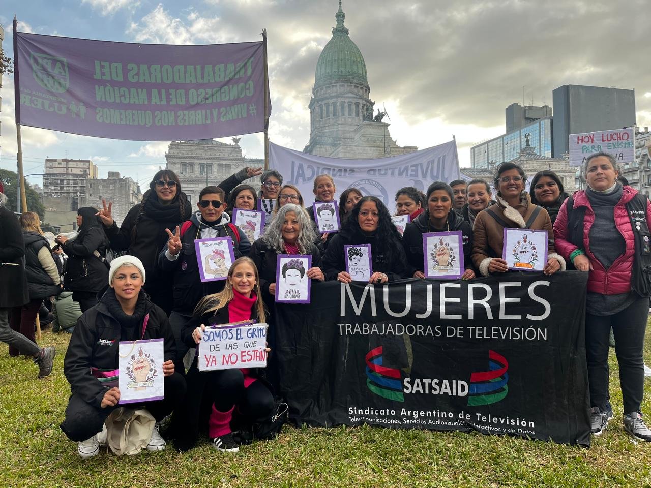 Lee más sobre el artículo EL SATSAID PARTICIPÓ DE LA MOVILIZACIÓN A NUEVE AÑOS DEL PRIMER “NI UNA MENOS” 